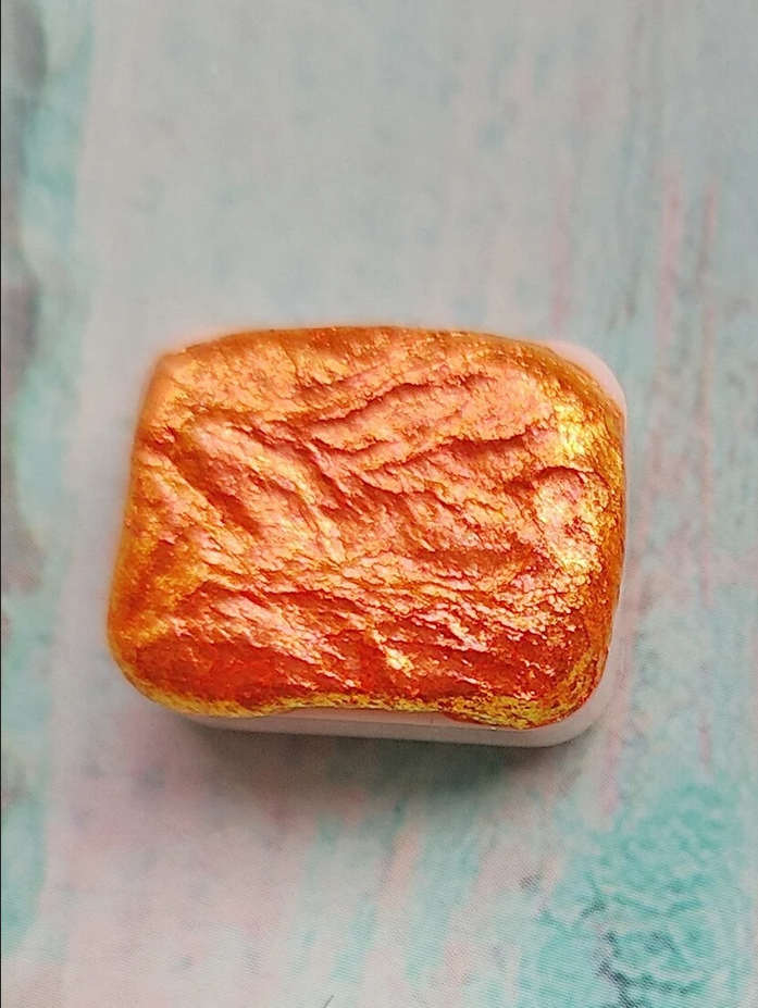 Handmade watercolor 1/4 godet pan yellow orange colorshift iridescent paint calligraphy handlettering handmade TERUHA