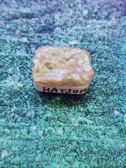 Handmade watercolor 1/4 godet pan pink purple green blue colorshift iridescent paint handmade irregular flakes HATSUMI FLAKES