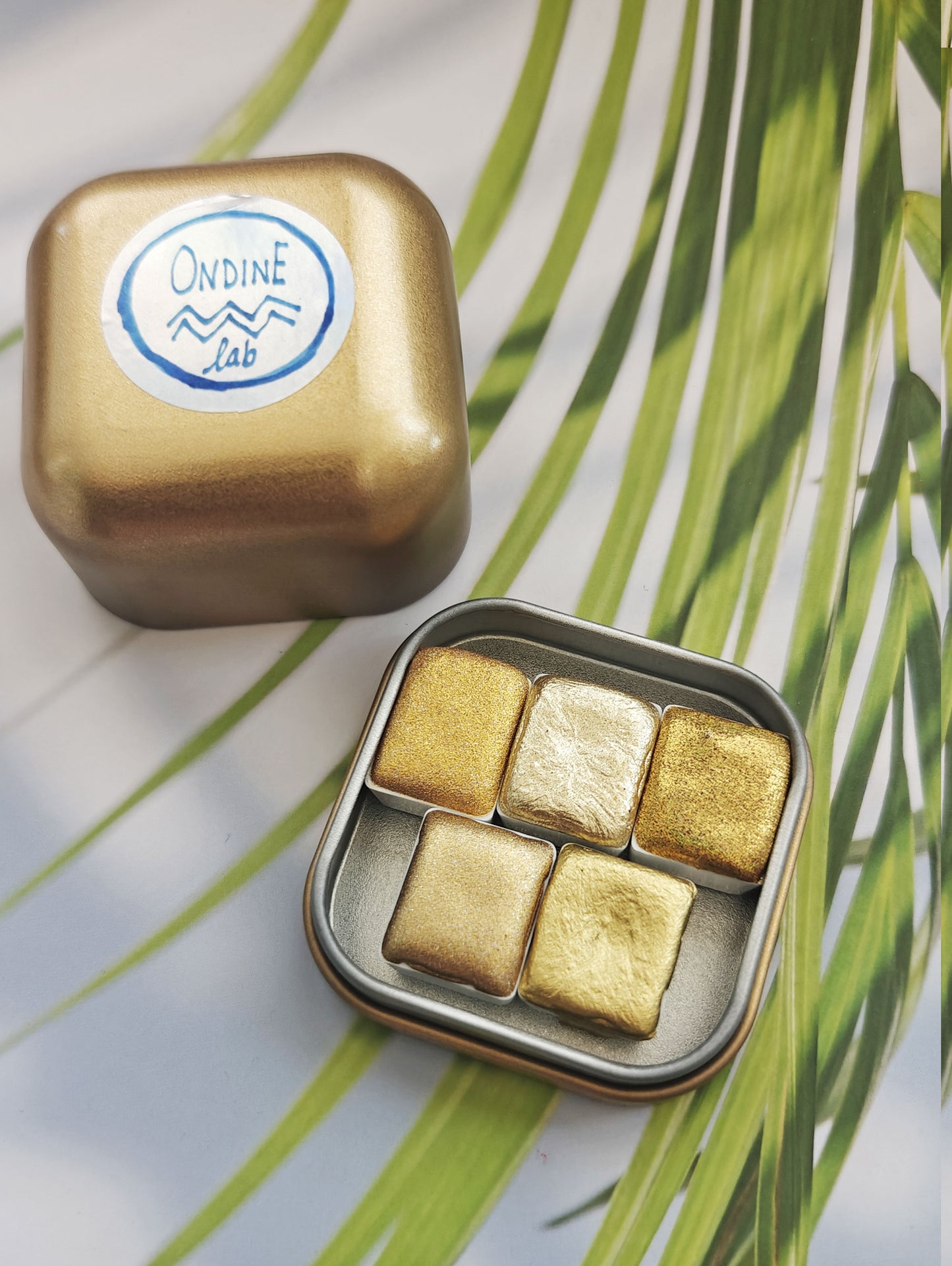 Set da 5 acquarelli da 1/2 panetto toni oro dorati metallizzati olografici "You are Golden Set"