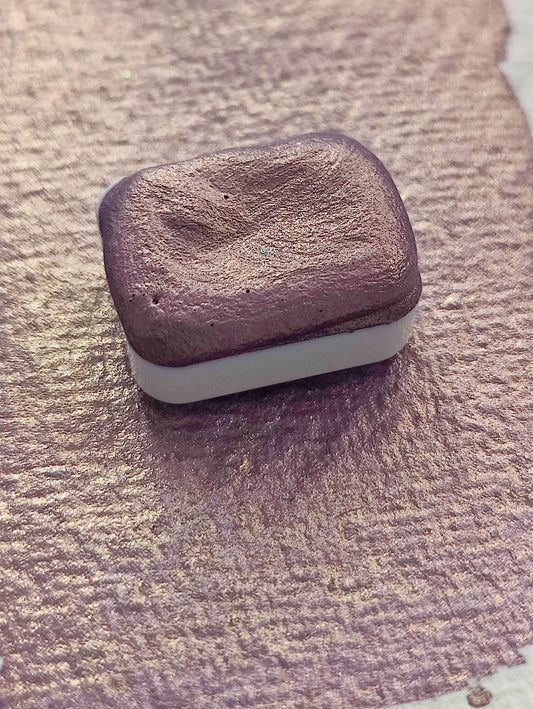 Handcrafted watercolor 1/4 godet purple gold duocolor paint handlettering high quality handmade calligraphy PETRONILLA